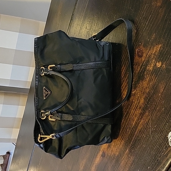 Authentic Prada nylon tote bag in good condition - Picture 1 of 16